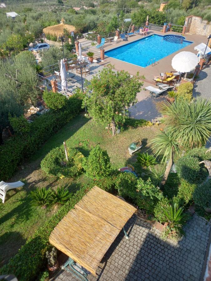 Le Capanne Di Villa Margherita Sonnino Exterior photo