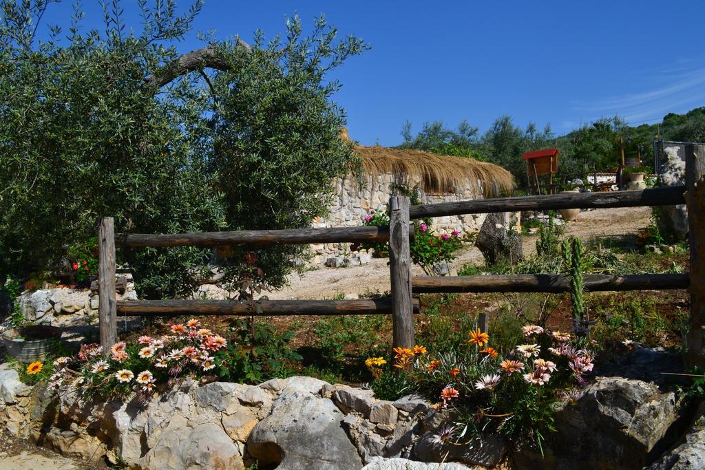 Le Capanne Di Villa Margherita Sonnino Exterior photo