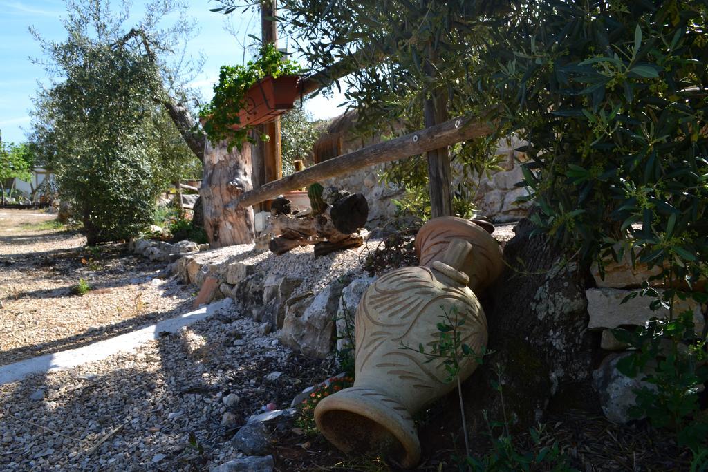 Le Capanne Di Villa Margherita Sonnino Exterior photo