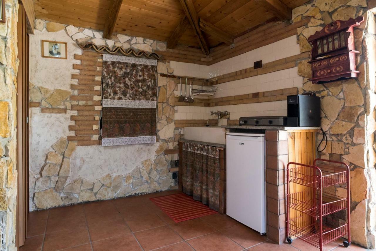 Le Capanne Di Villa Margherita Sonnino Exterior photo