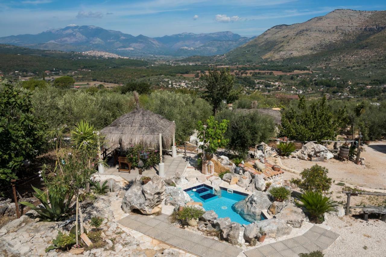 Le Capanne Di Villa Margherita Sonnino Exterior photo