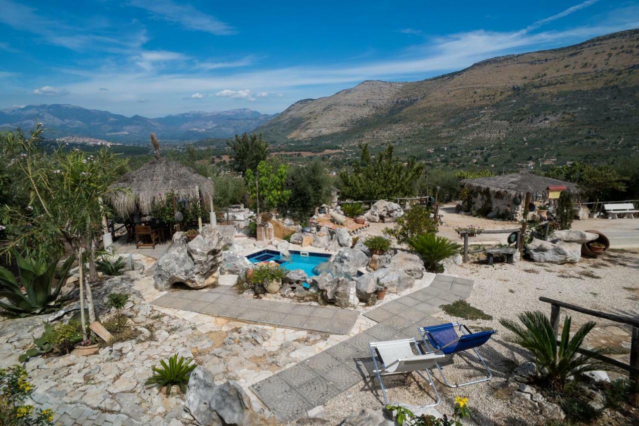 Le Capanne Di Villa Margherita Sonnino Exterior photo