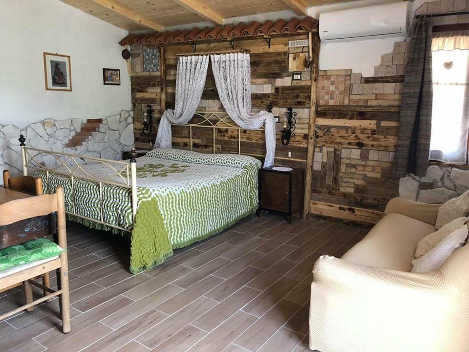 Le Capanne Di Villa Margherita Sonnino Exterior photo